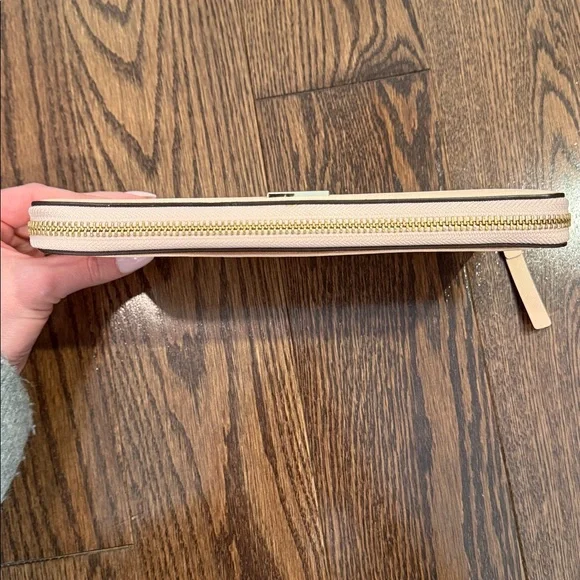 Kate Spade Loght Pink Wallet - Picture 9 of 11